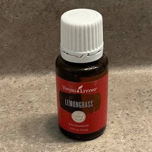 Young Living Lemongrass essential oil 15ml/0.5 fl. oz new-sealed